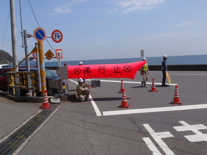 エアー遮断機（アンダーパス等の滞水危険箇所に無人で道路を仮閉鎖）のイメージ2